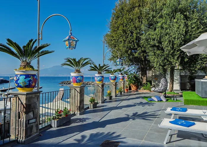 Villa De Luca - Luxury Villa With Terrace And Jacuzzi By The Sea