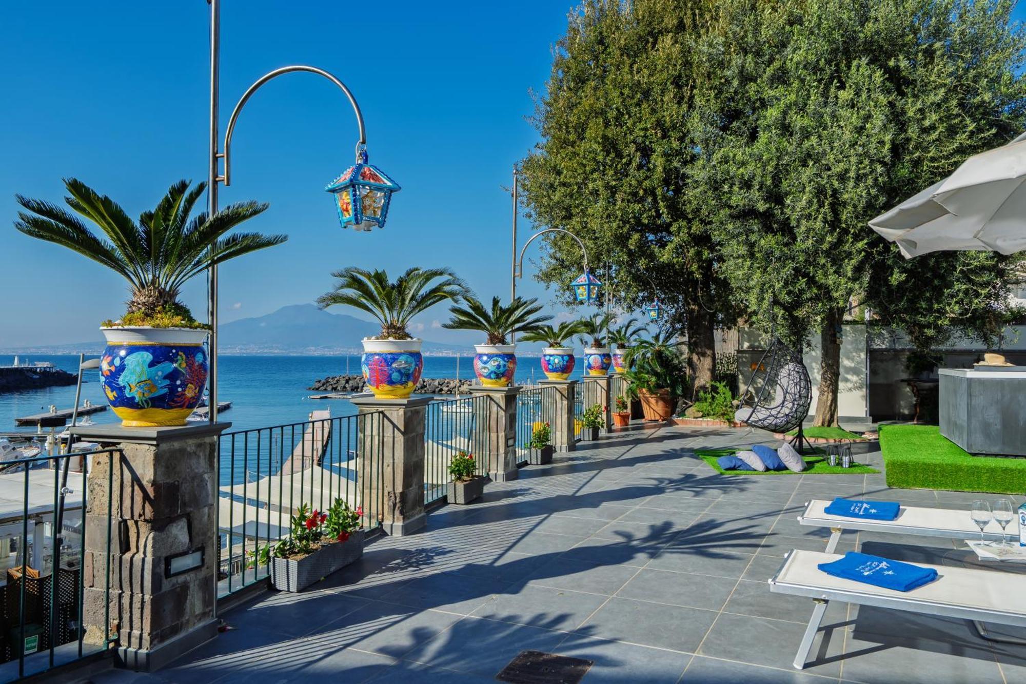 Villa De Luca - Luxury With Terrace And Jacuzzi By The Sea Vico Equense