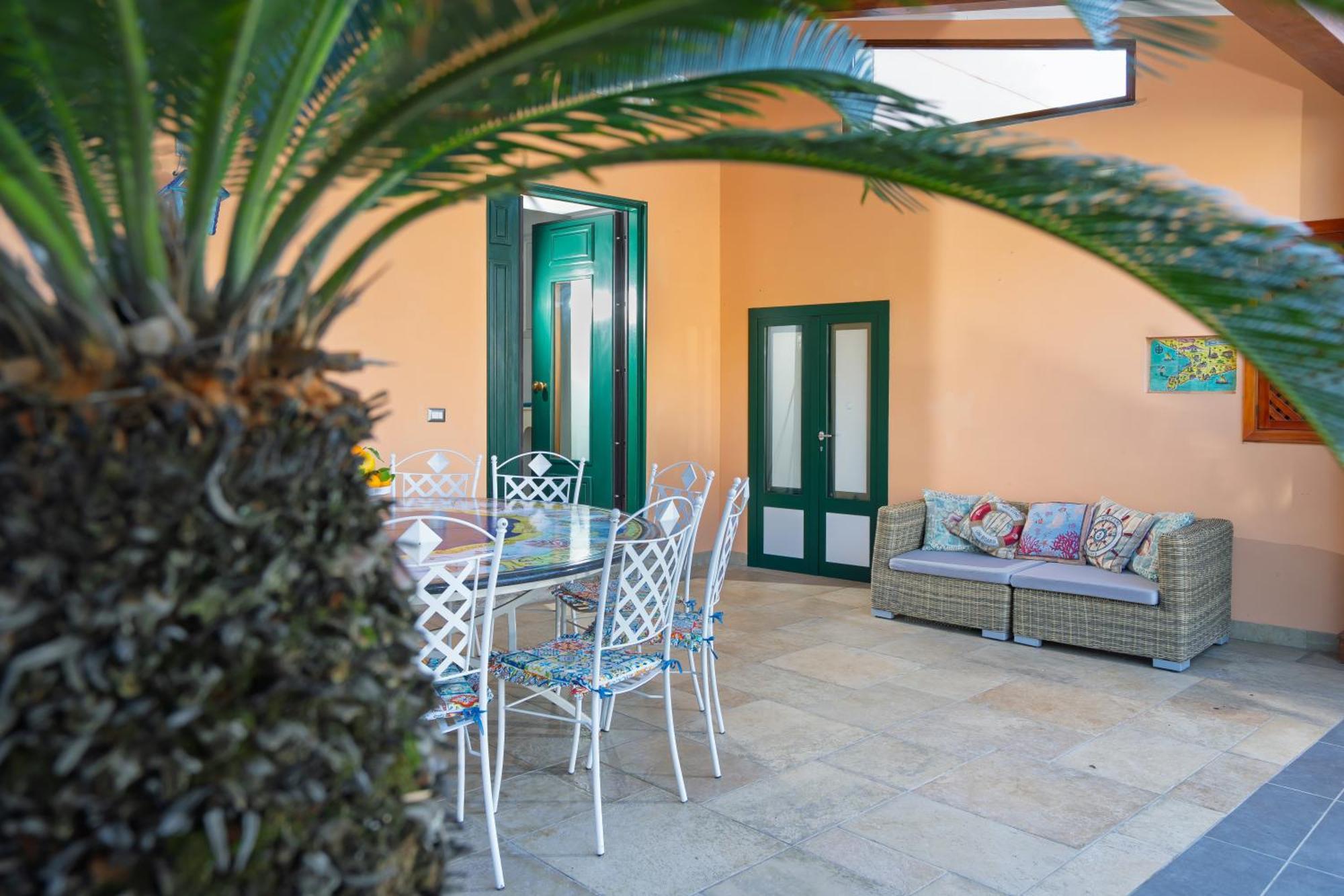 De Luca - Luxury With Terrace And Jacuzzi By The Sea *