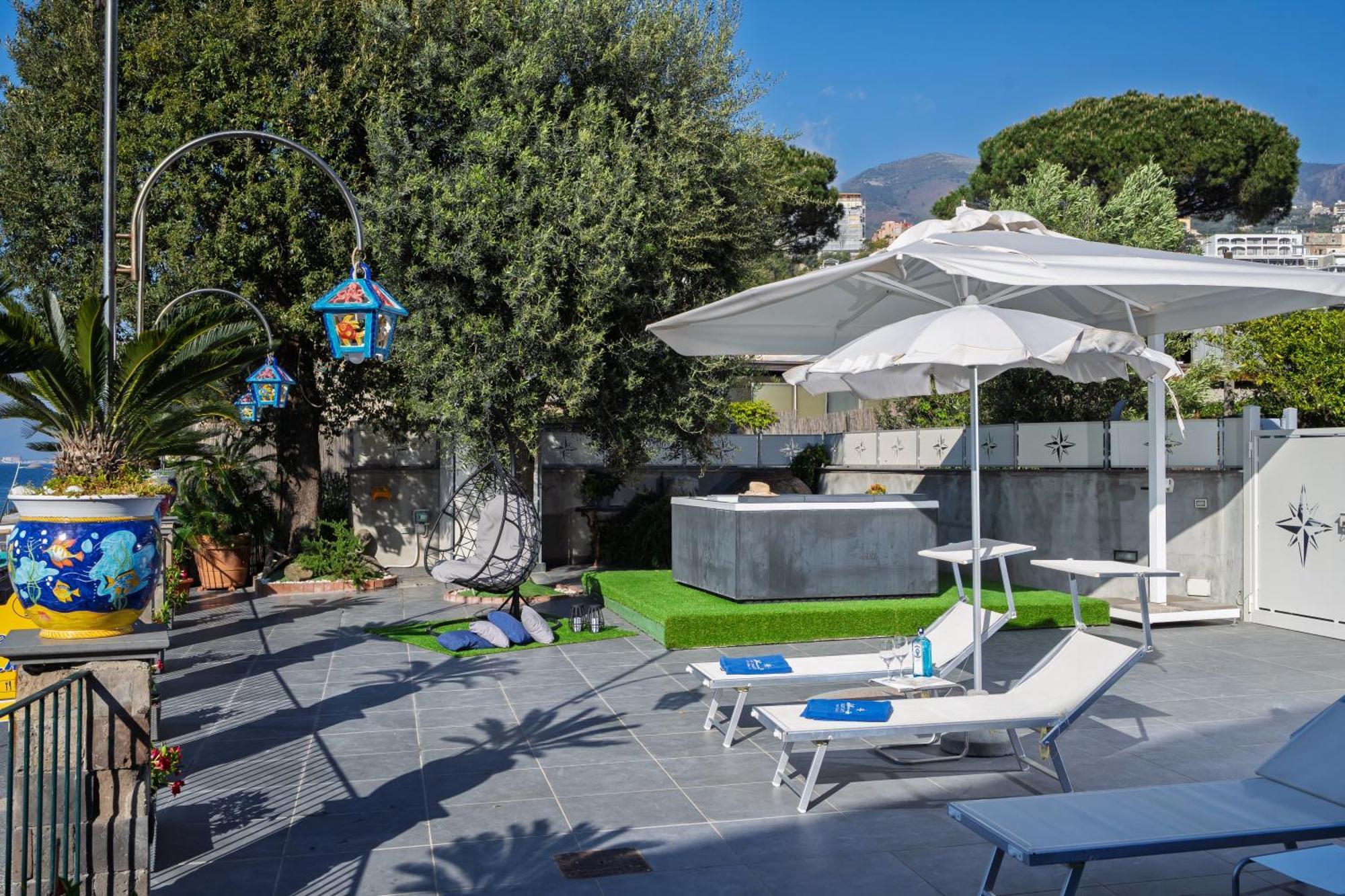 Villa De Luca - Luxury With Terrace And Jacuzzi By The Sea *