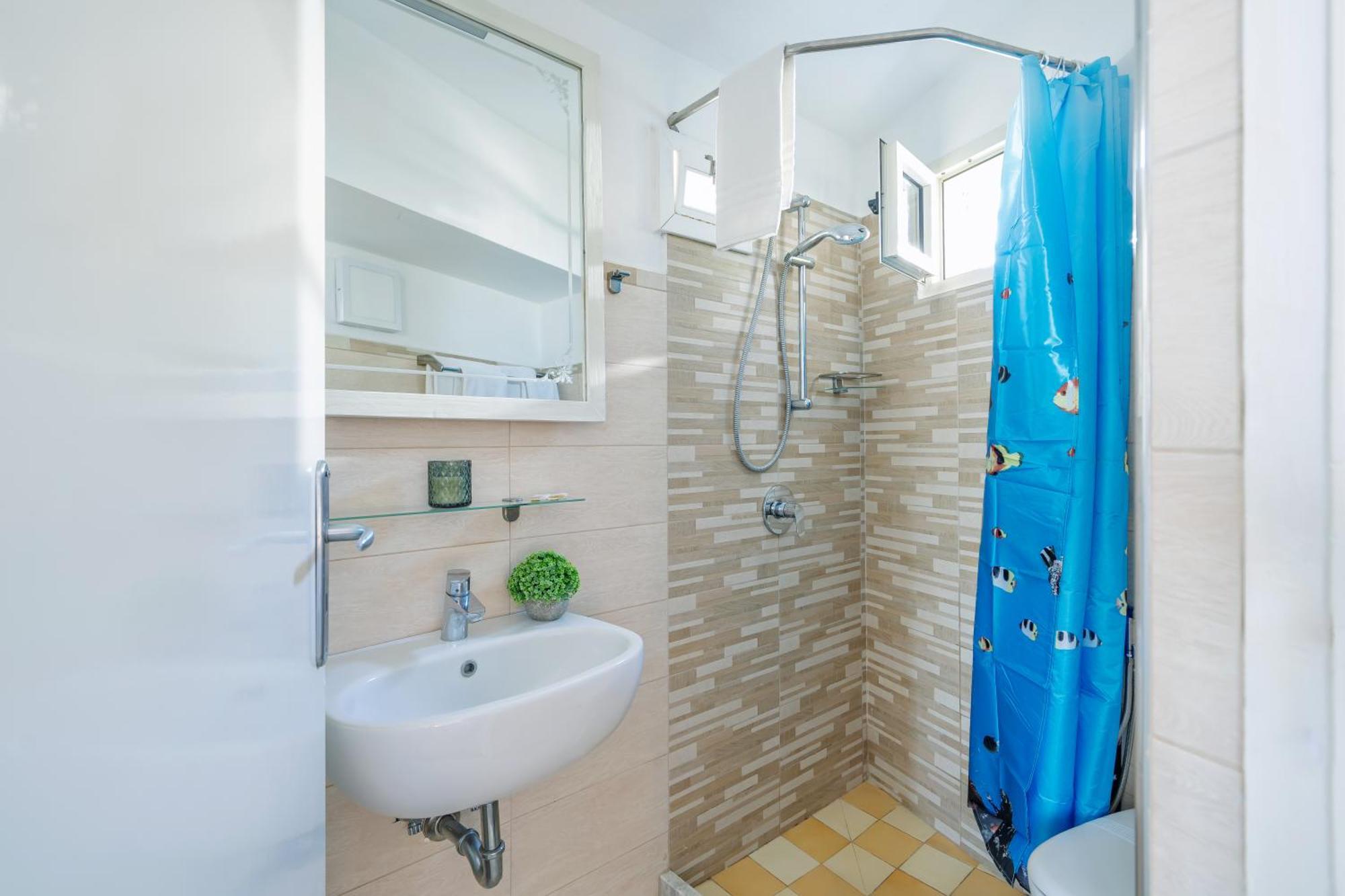 De Luca - Luxury With Terrace And Jacuzzi By The Sea *
